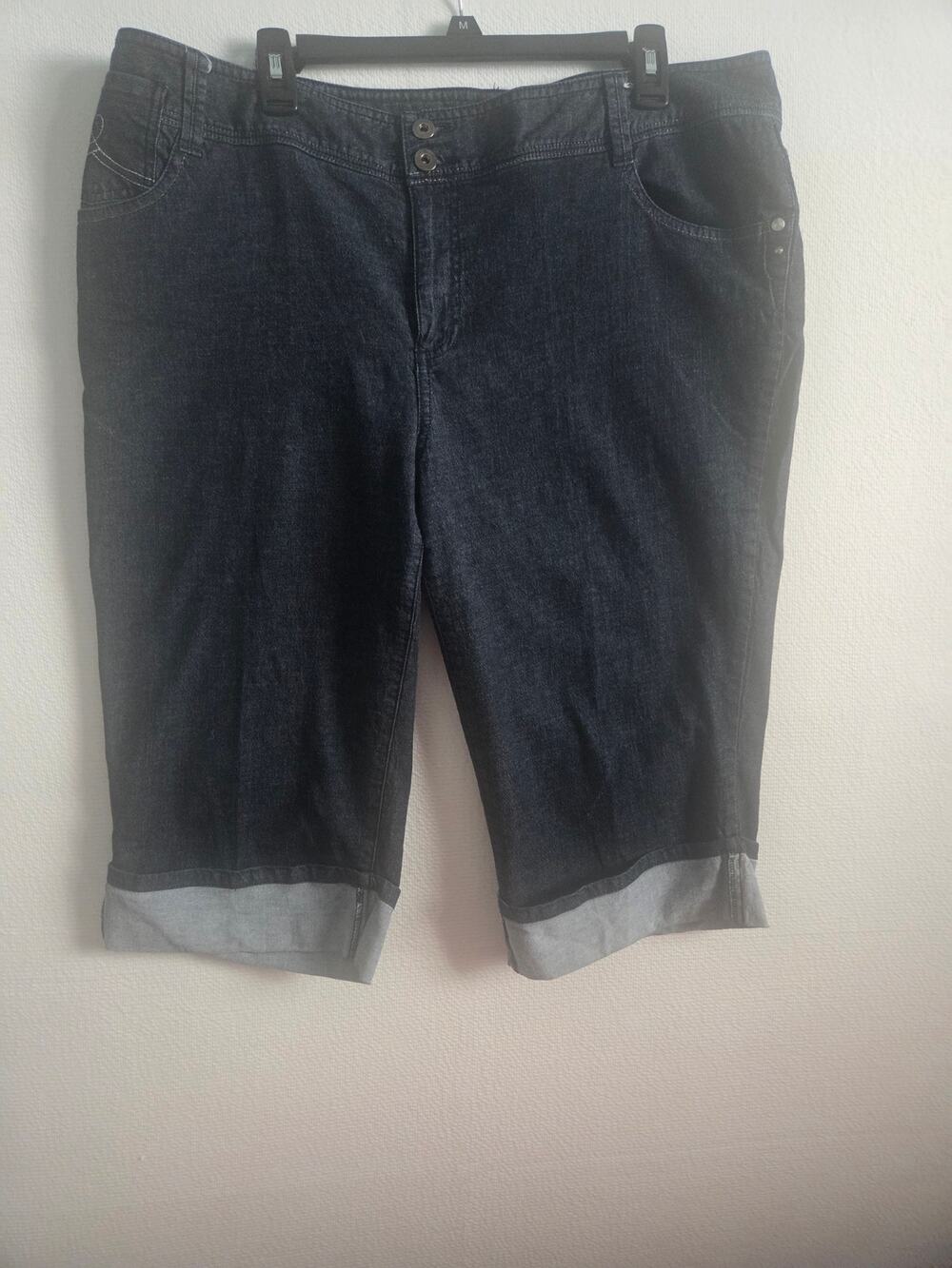 INC Denim International Concepts ladies Size 18 Capri Pants Dark Wash.